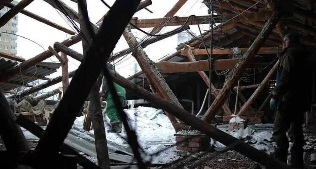 Отопление вернулось в дом с обрушенной крышей: глава Чебоксар проверил восстановление после снежного коллапса