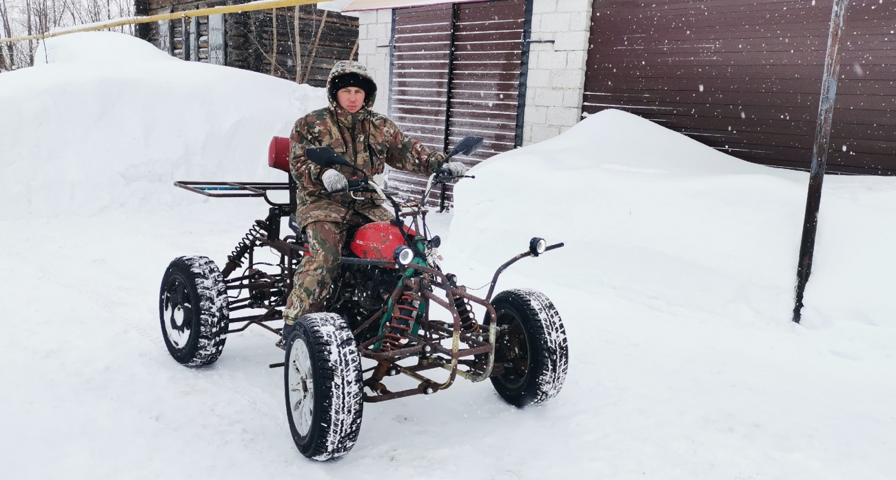 Изобретатель собирает вездеходы с нуля и провал крыши от снега: главные новости за 15 февраля в Чебоксарах