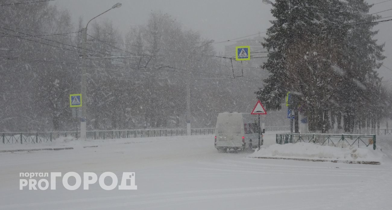 Из-за сильного снегопада в Чувашии закрыли движение на нескольких участках трасс 