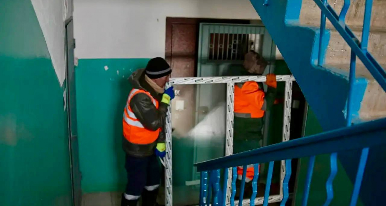 В Чебоксарах начали восстанавливать квартиры после атаки БПЛА