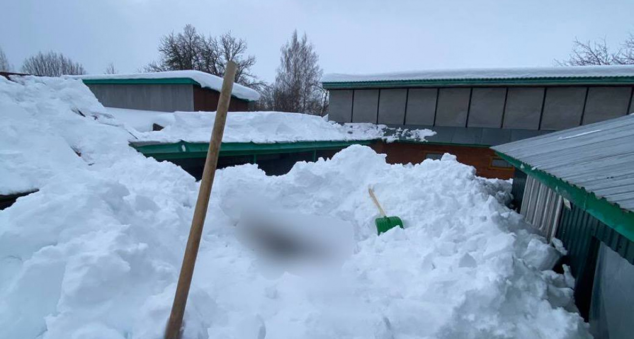 Трагедия под снежным завалом и проблемы с отоплением в новостройках: главные новости Чебоксар за 1 марта