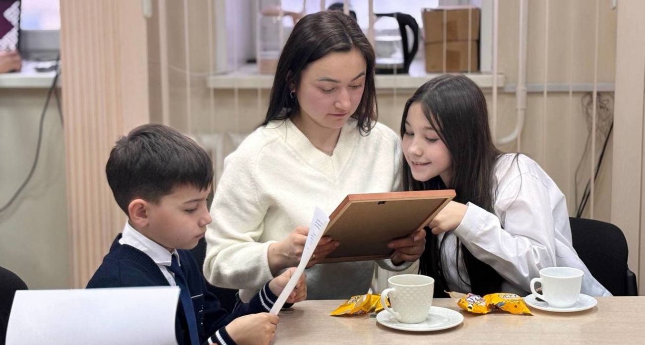 Шести молодым чебоксарским семьям вручили сертификаты на новое жилье