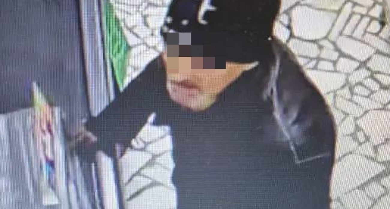 Чебоксарец четыре дня пил алкоголь за чужой счет и остался без телевизора