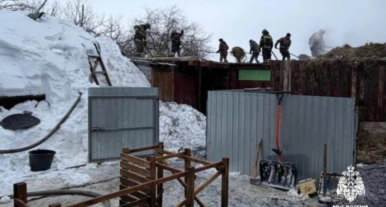 В Чувашии за сутки сгорели две бани, еще один пожар произошел в многоэтажке