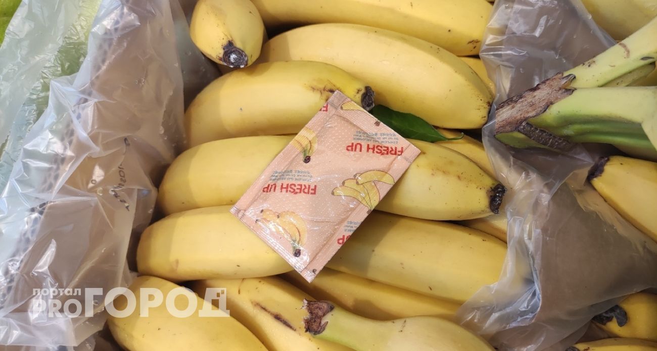 Вот для чего продавцы "Магнита" и "Пятерочки" забирают себе маленькие пакетики из ящиков с бананами