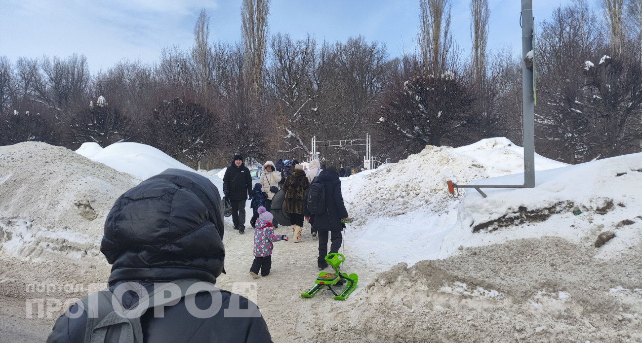 После трехдневных выходных для жителей началась короткая рабочая неделя
