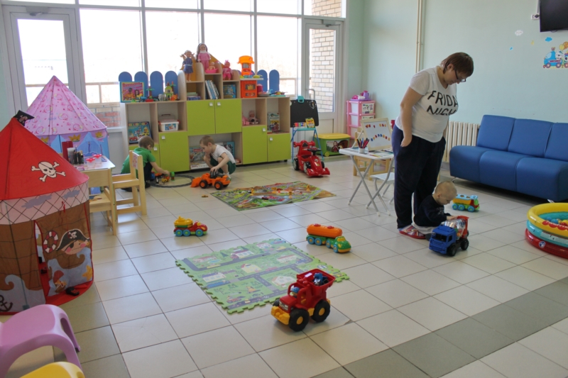 В чебоксарских детских больницах появились комнаты с боулингом и аэрохоккеем