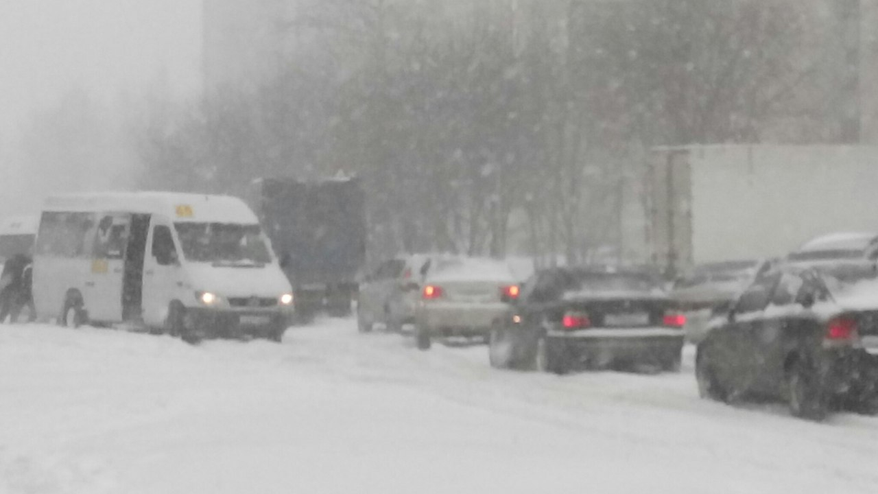 Снежный коллапс в Чувашии: люди опоздали на работу и учебу
