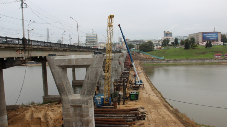 В Чебоксарах со строящегося Московского моста упал рабочий, суд рассмотрел дело