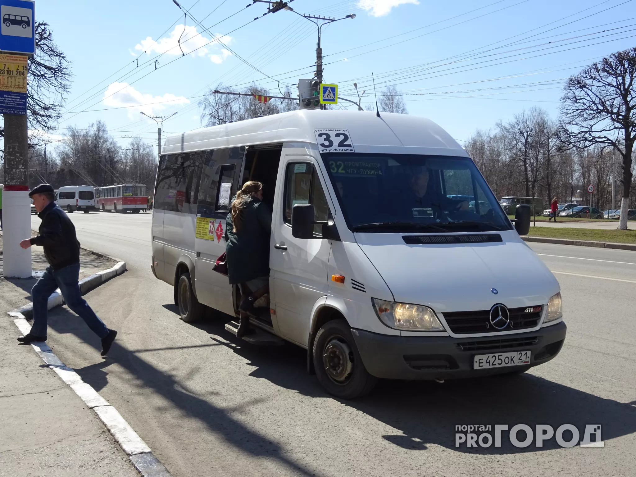Фото к статье: В Чебоксарах еще две маршрутки перестали принимать ЕТК