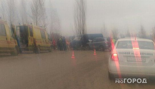 В Чебоксарах в лобовом столкновении ГАЗель и Hyundai пострадали пять человек