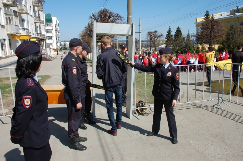 Чебоксарские полицейские следят за порядком в городе