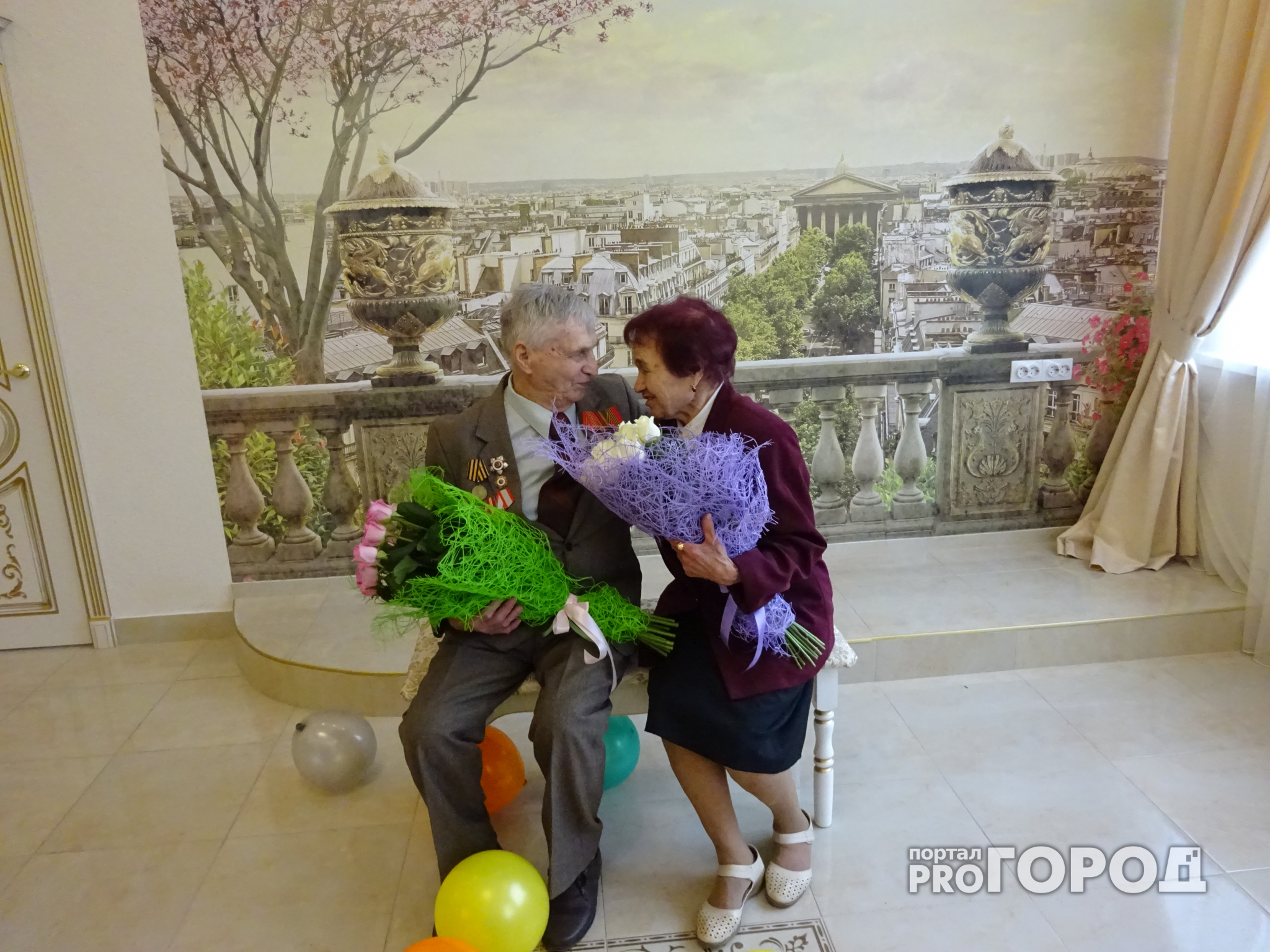 В Чебоксарах семейная пара ветеранов Великой Отечественной войны отметила 60-летие свадьбы