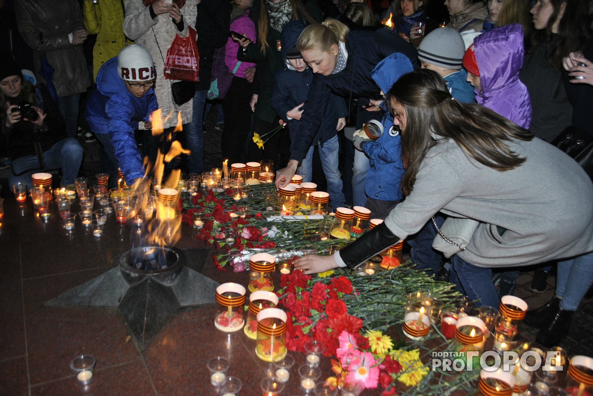 В Новочебоксарске зажгли 500 свечей памяти