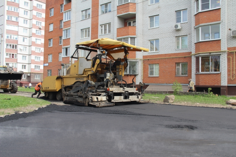В Новочебоксарске ремонт дорог по федеральной программе начали с бульвара Гидростроителей
