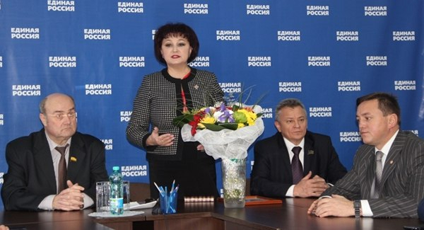 Единороссы приостановили членство в партии главы Чебоксар