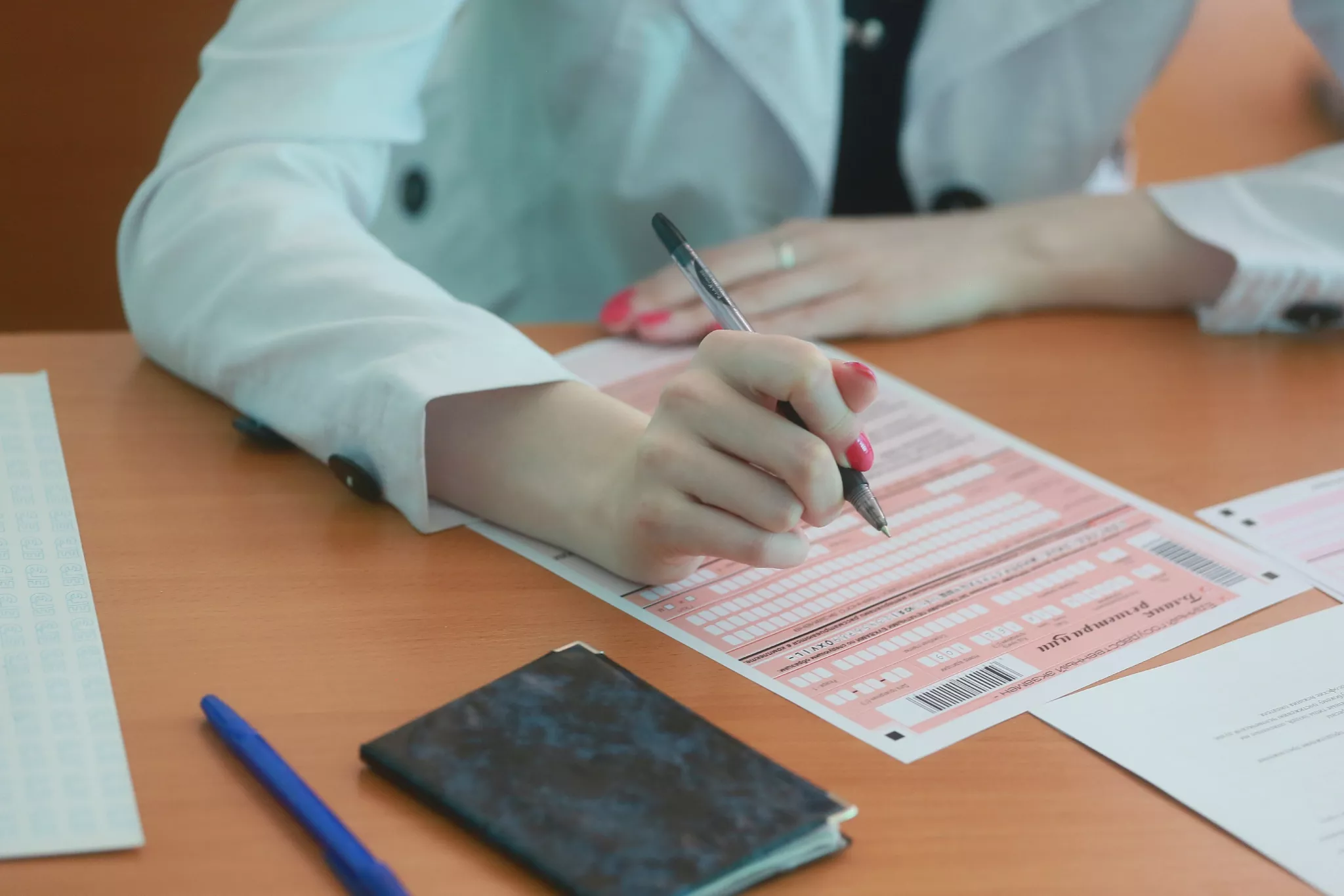 Фото к статье: В Чувашии с профильного ЕГЭ по математике удалили одного человека