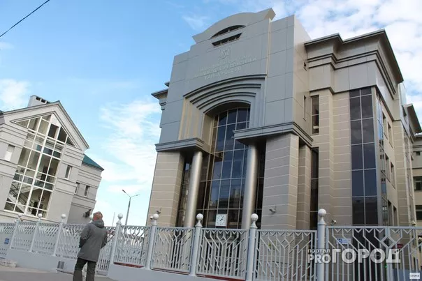 Фото к статье: Как распознать финансовую пирамиду и не попасть в нее