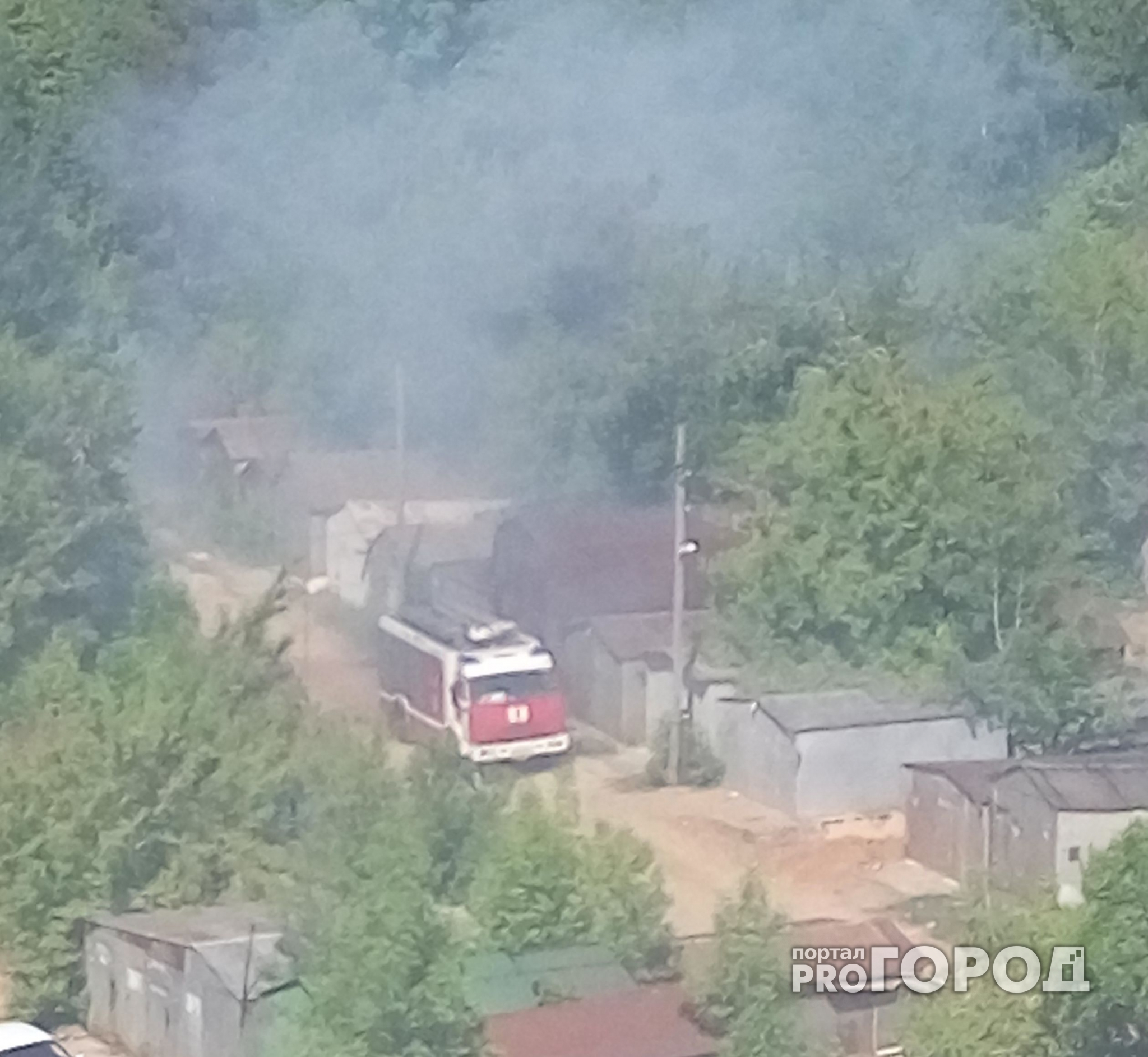 В Северо-Западном районе Чебоксар в закрытом гараже произошел пожар