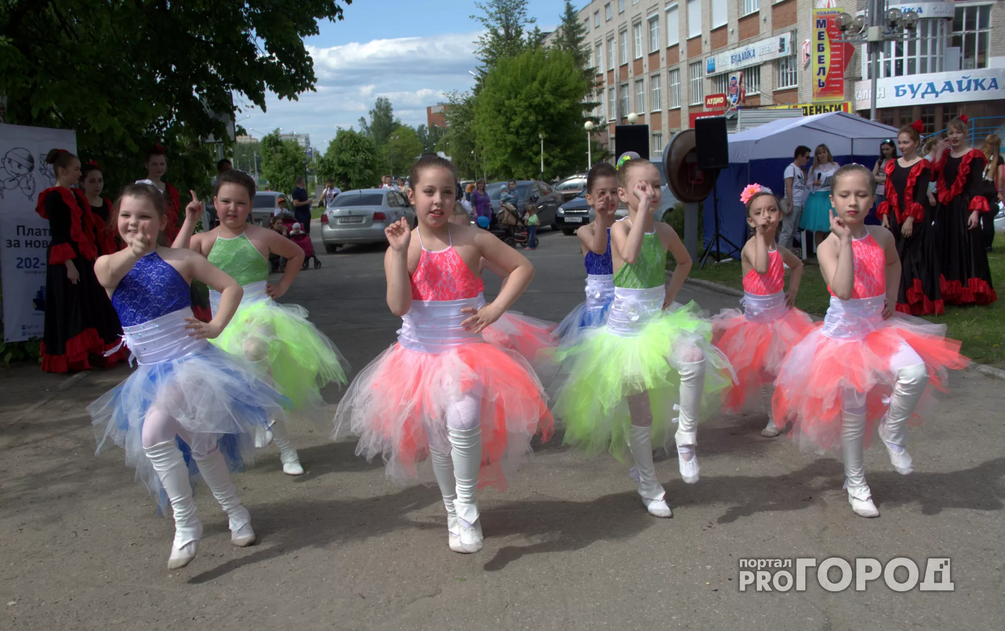 Фото к статье: В Чебоксарах прошел праздник с интерактивом для всей семьи