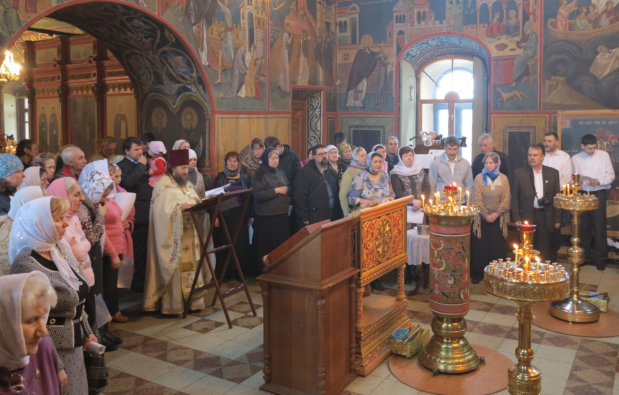 В Чебоксарах отслужили молебен по 14 погибшим в ДТП в Татарстане