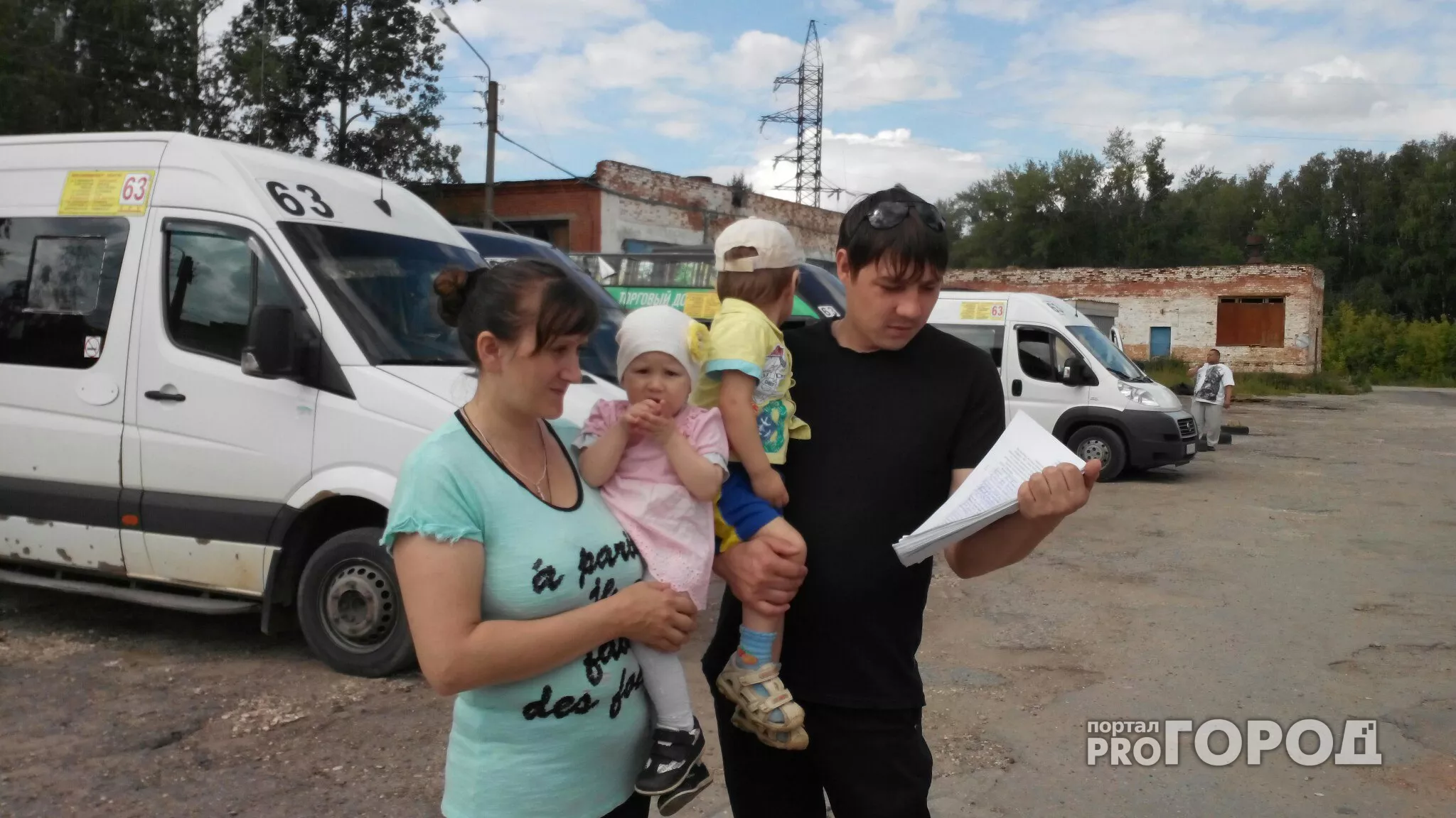 Фото к статье: Чебоксарцы собирают подписи против отмены маршруток