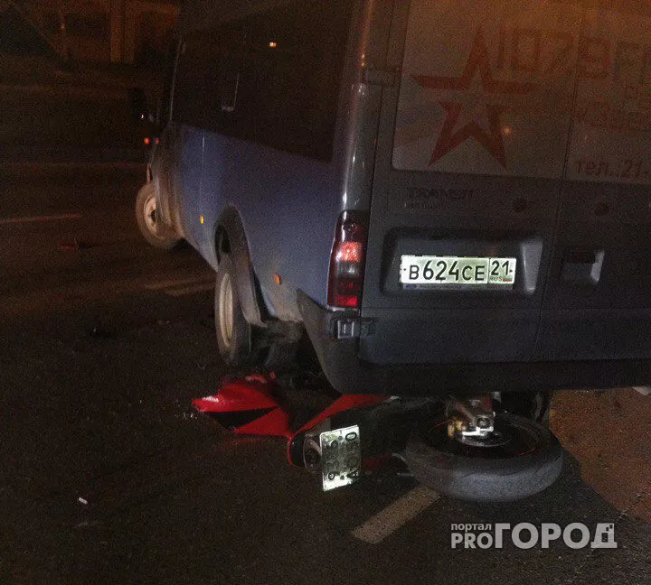 Фото к статье: В ГИБДД Чебоксар рассказали, как произошло ДТП с мотоциклистом и маршруткой