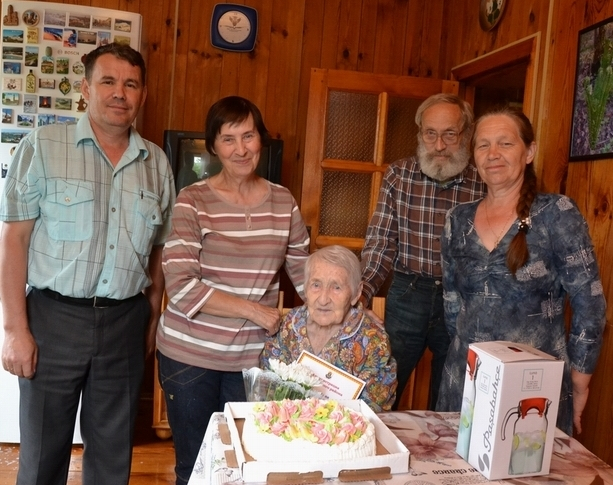 В Чувашии заслуженной учительнице исполнилось 102 года