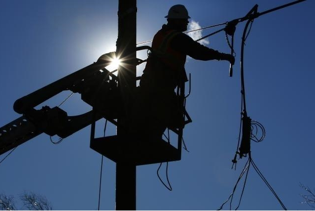 В районах Чувашии продолжают восстанавливать электроснабжение