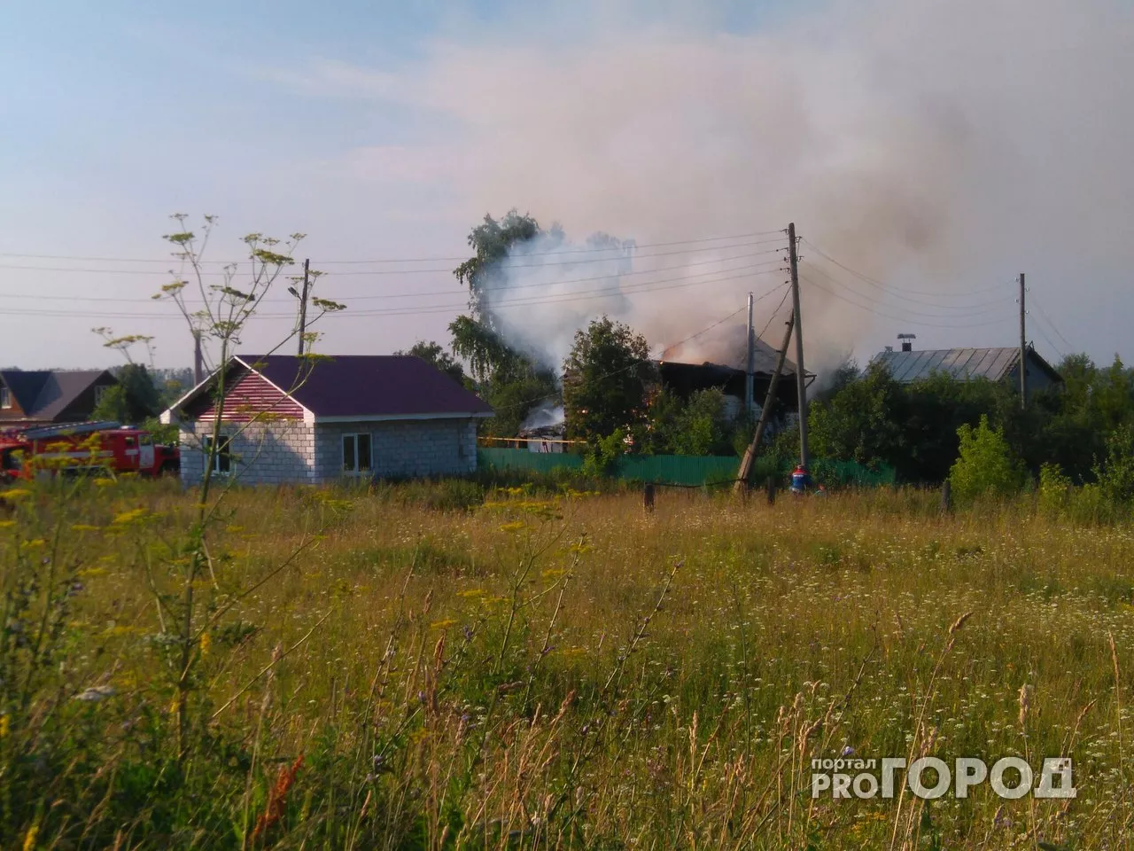 Фото к статье: В Чебоксарском районе загорелся частный дом