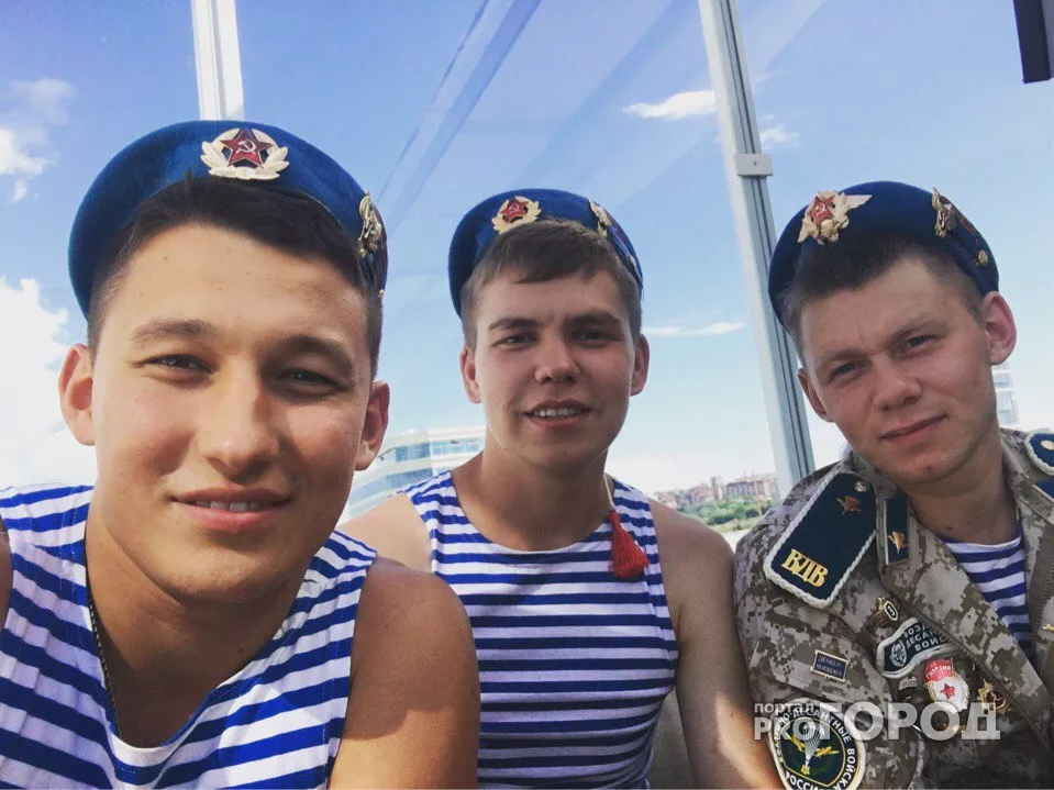 Фото к статье: Чебоксарцы выкладывают фотографии с празднования Дня ВДВ в соцсети