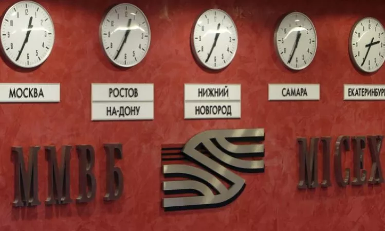 Фото к статье: Рынок начал день ростом, покупают - "Яндекс", "Систему", "Распадскую"