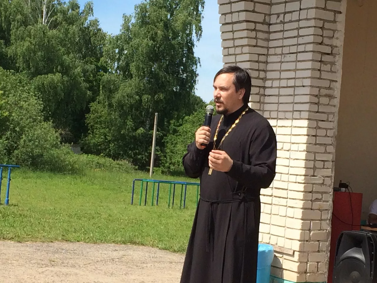 Фото к статье: Чувашский священник-рэпер записал новые песни