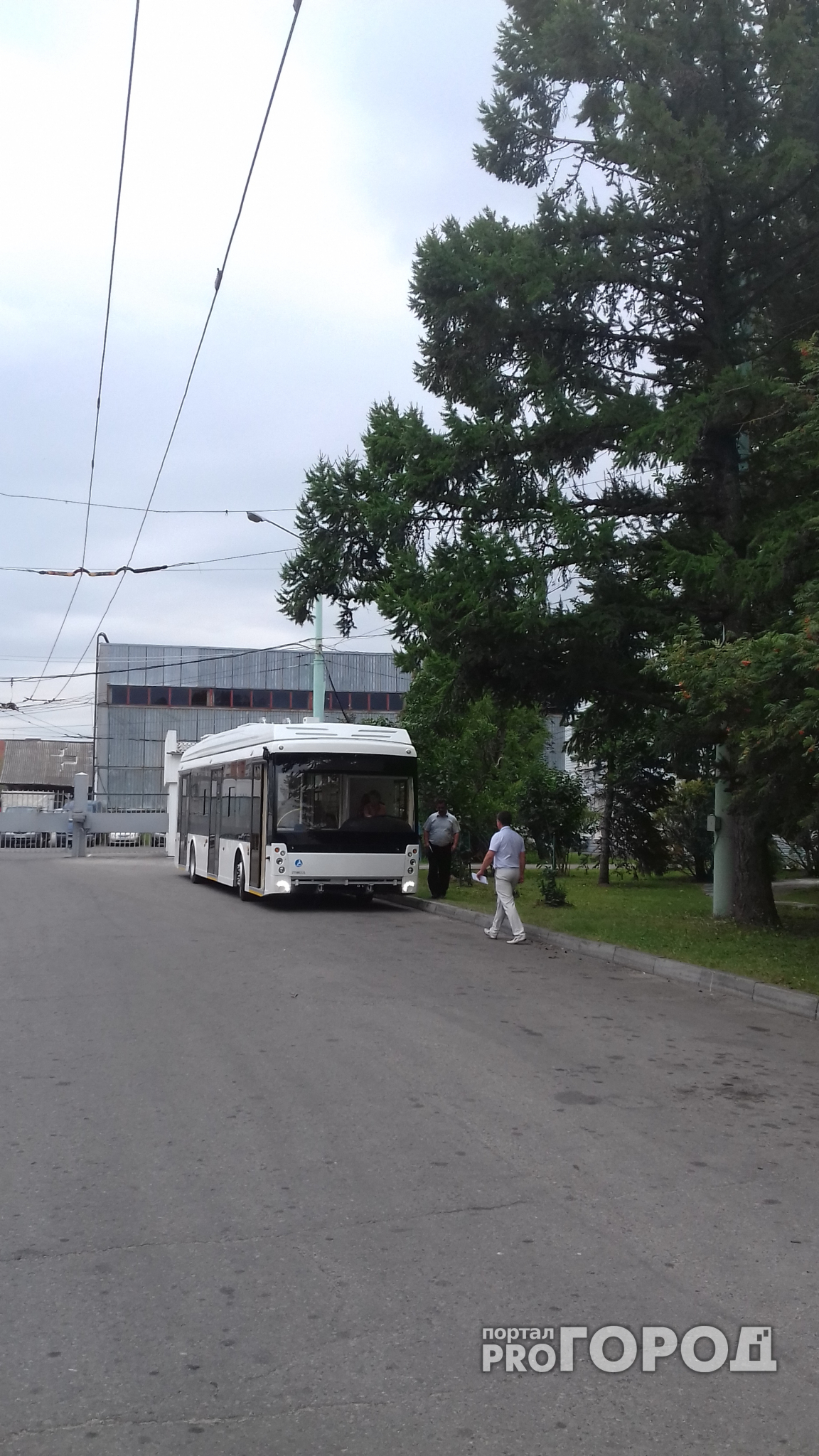 В Чебоксары привезли новый троллейбус для испытания