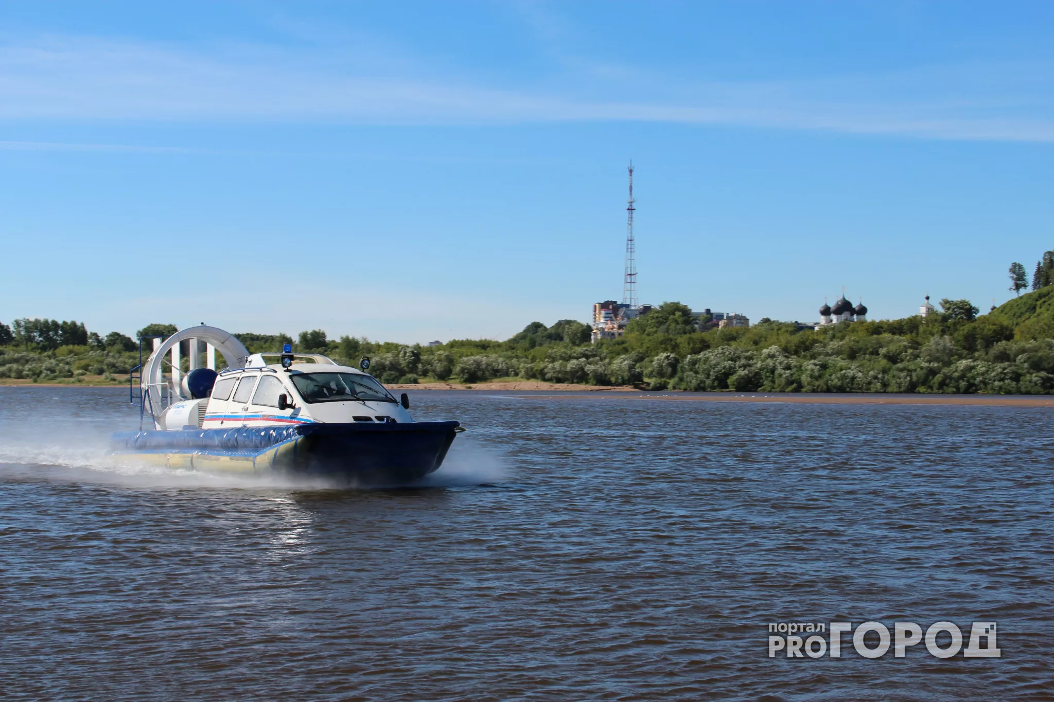 Фото к статье: В Марпосаде мужчина не доплыл 60 метров до другого берега Волги
