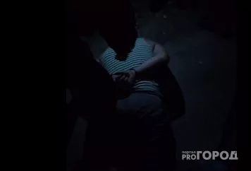 Фото к статье: В Чебоксарах мужчина протаранил три машины и устроил стрельбу