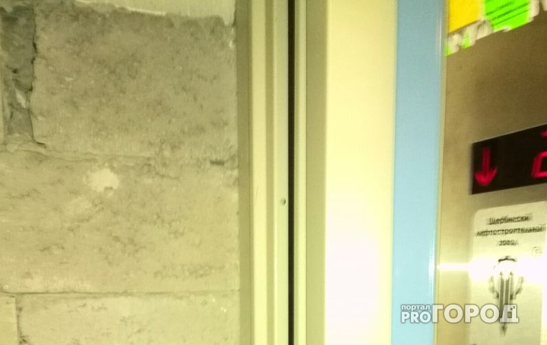 Чебоксарку испугал лифт, открывающийся в бетонную стену