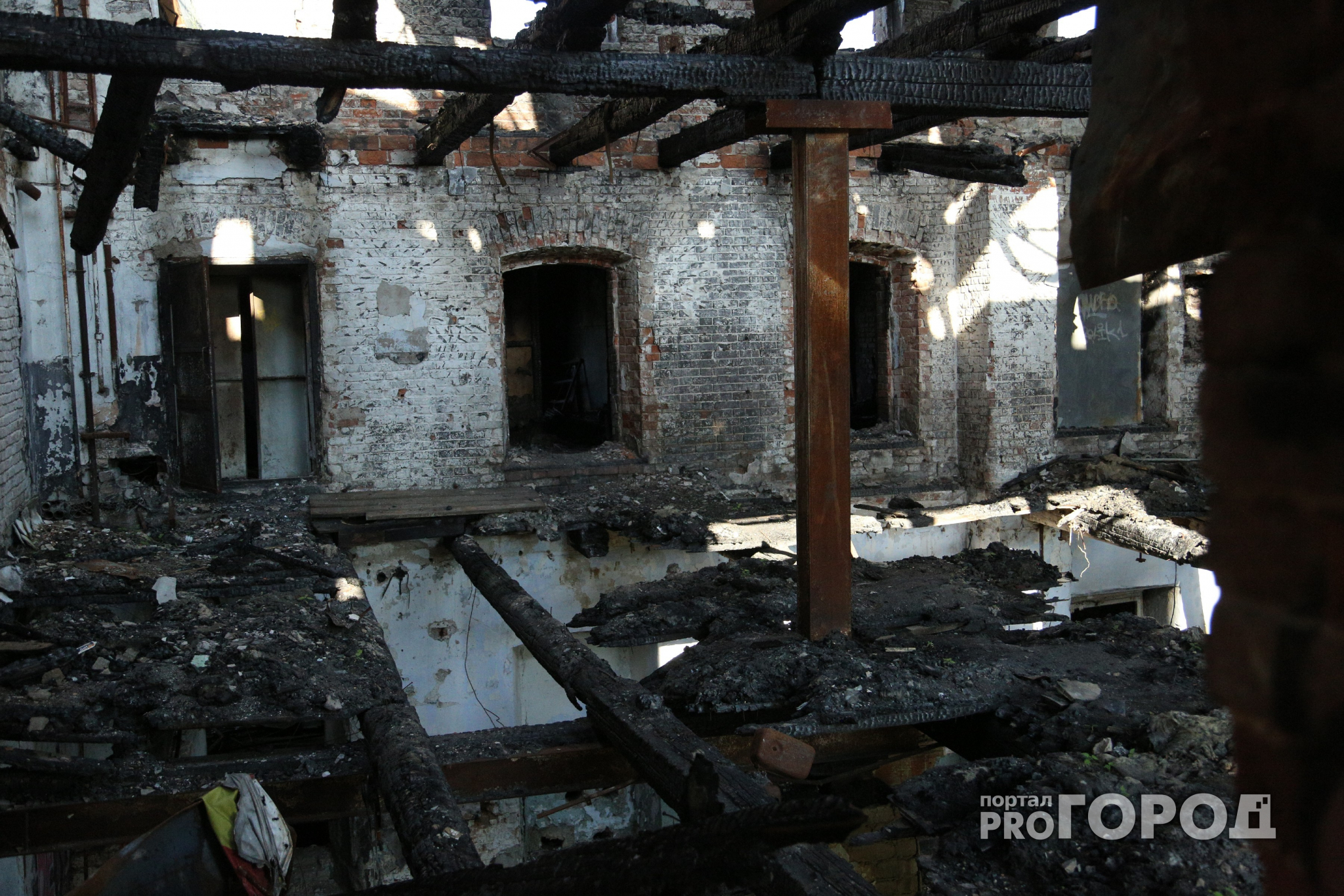 В Урмарском районе в сгоревшем дотла доме нашли труп мужчины