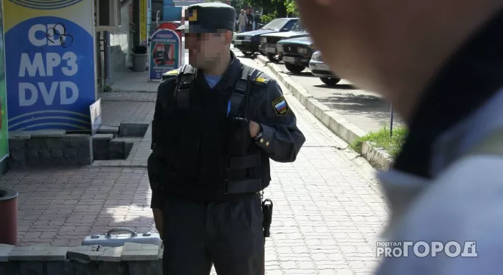 Фото к статье: В Чебоксарах здание бизнес-центра оцепили по подозрению в заминировании