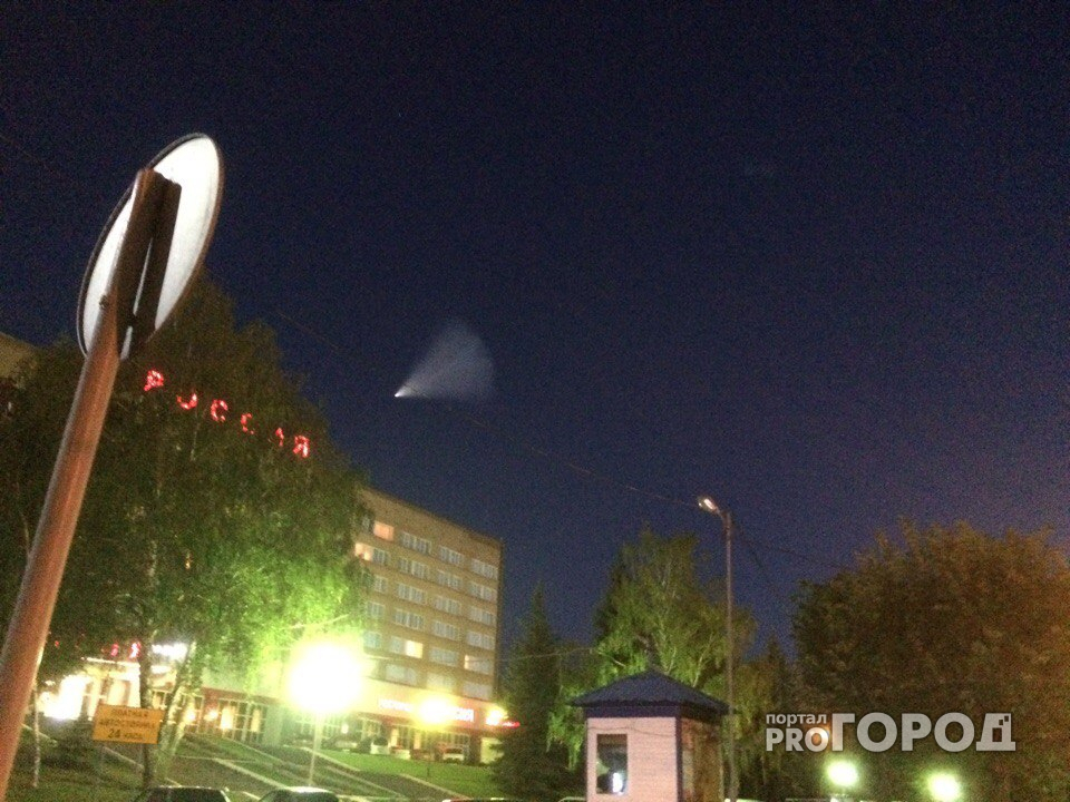 Подборка фотографий необычного светящегося объекта в небе над Чувашией