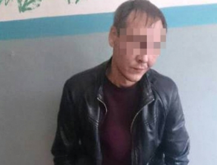 В Новочебоксарске мужчина помог молодой маме с двумя детьми и ограбил ее