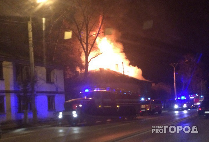 В Чебоксарах ночью горел дом на "Богданке"