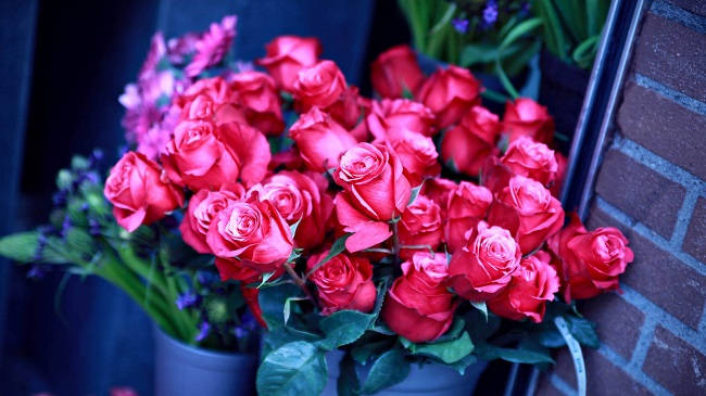 Цветы в подарок: удобный формат покупок в Чебоксарах