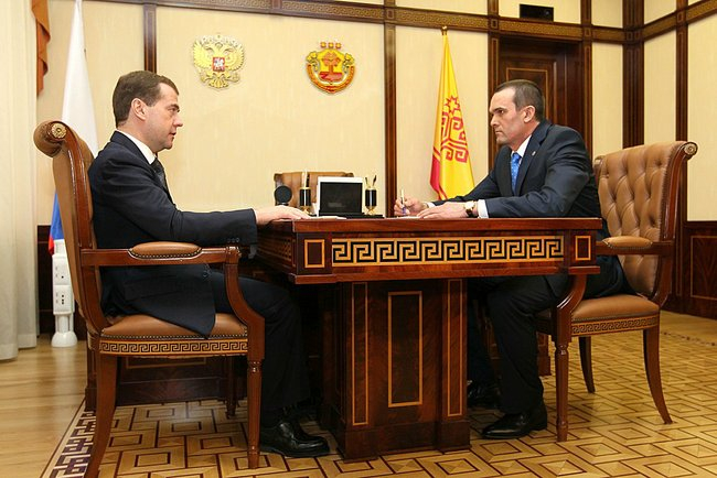 Медведев распорядился увеличить квартплату в Чувашии