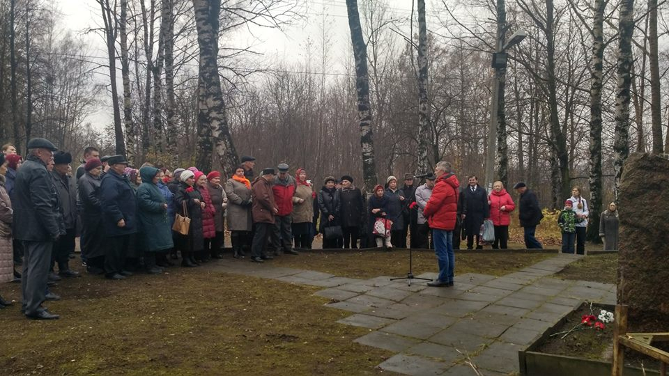В Чебоксарах на кладбище провели митинг о политических жертвах