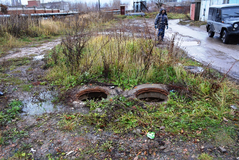 В Чебоксарах массово пропадают люки канализационных колодцев