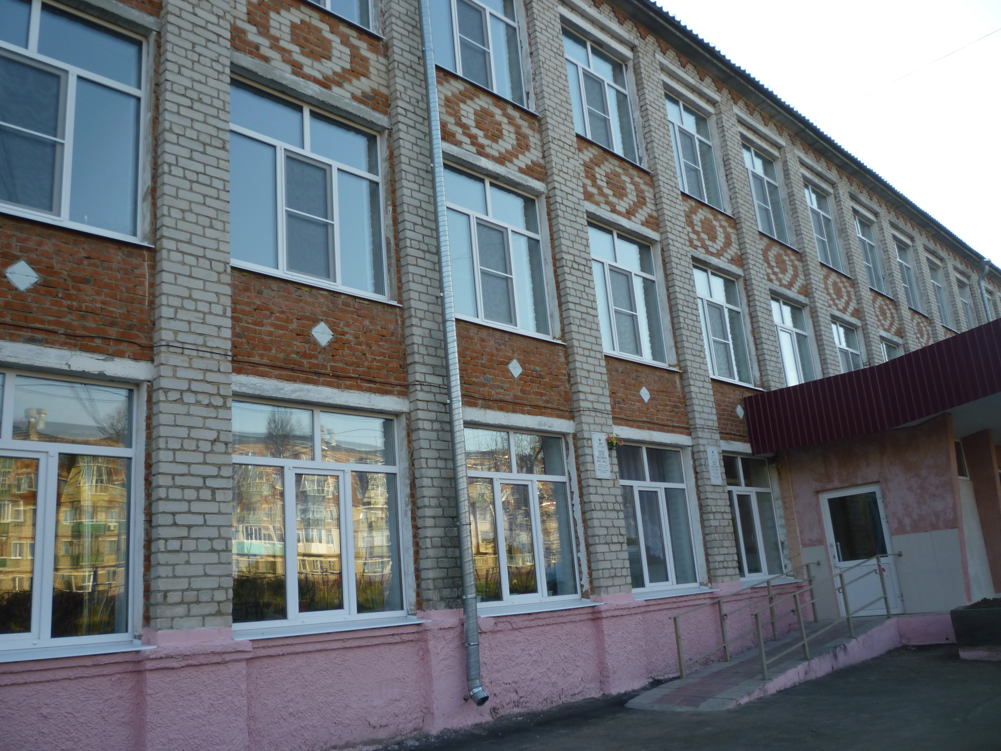 В новочебоксарской школе №2 закончили летний ремонт
