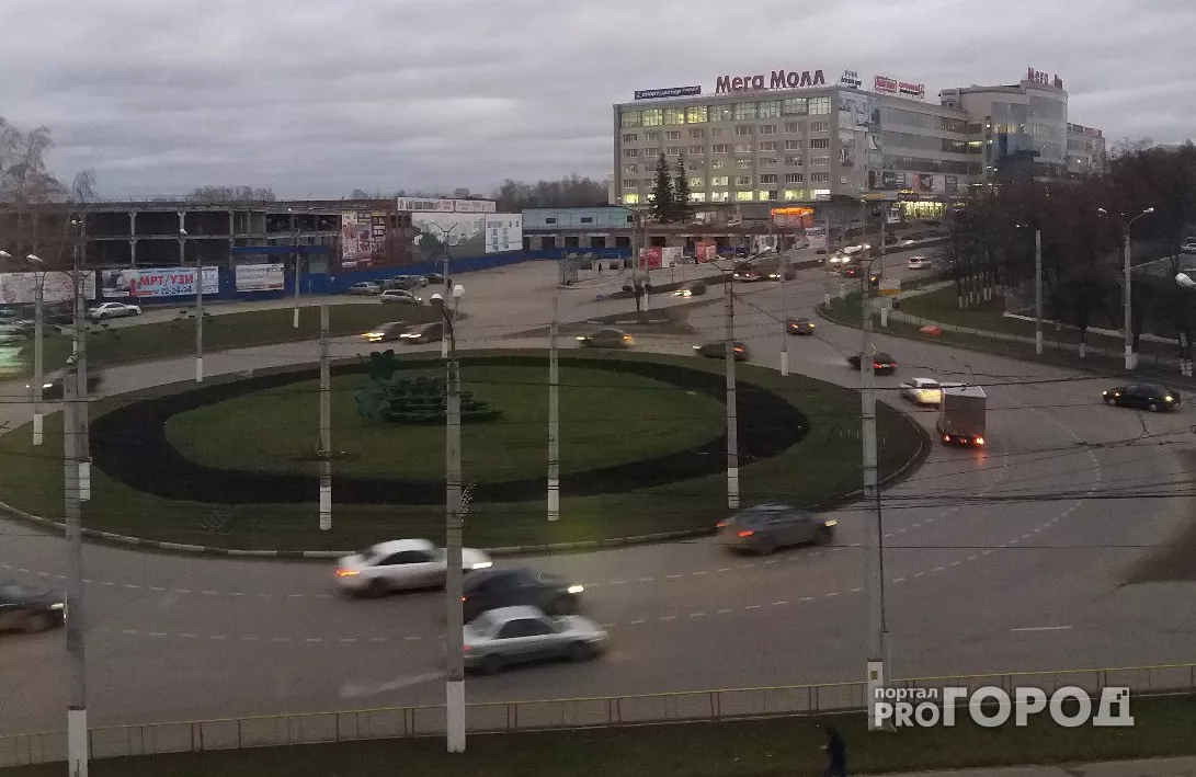 Фото к статье: В России изменились правила проезда перекрестков с круговым движением