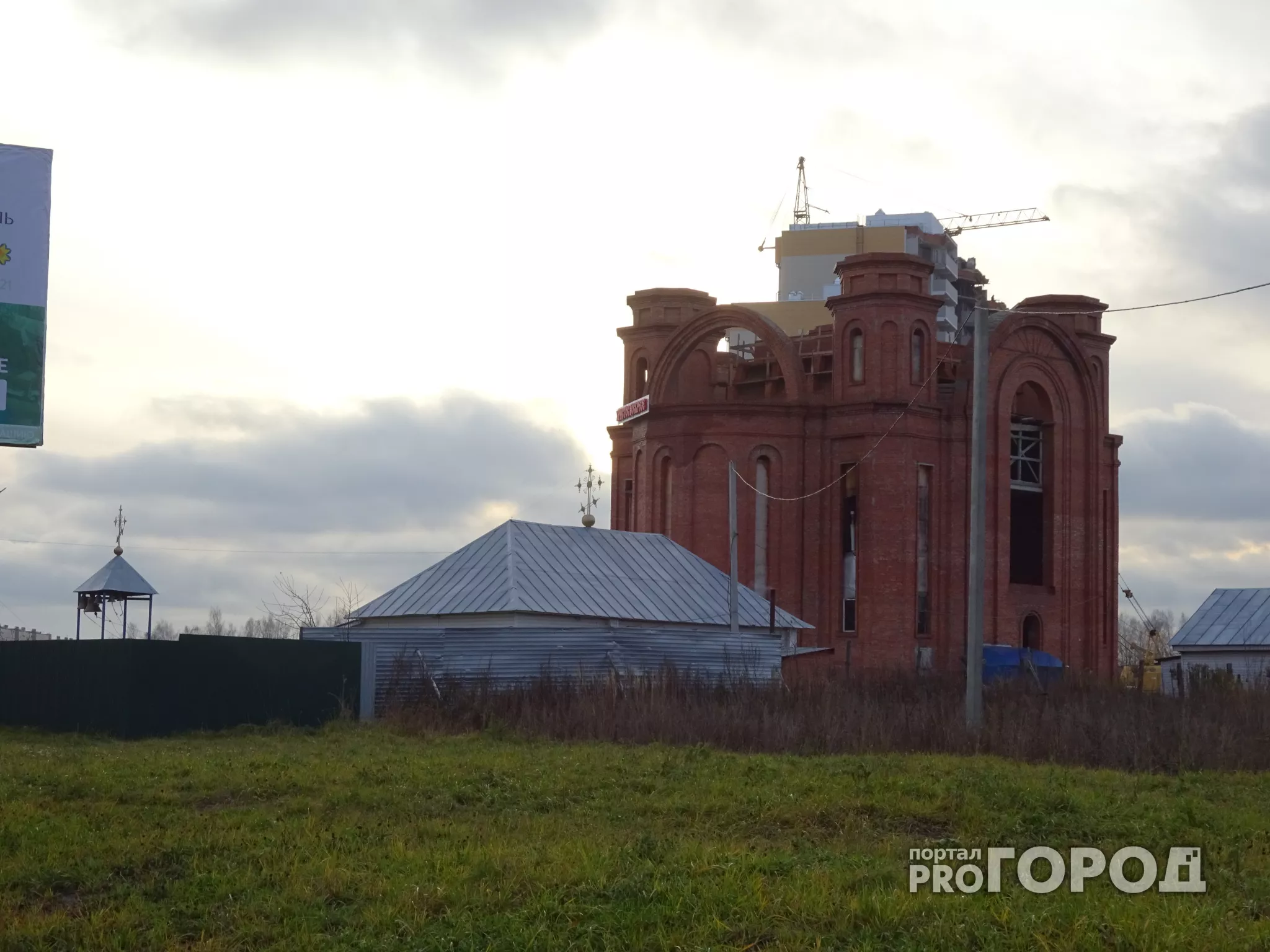 Фото к статье: В Новочебоксарске строительство церкви затянулось на 10 лет