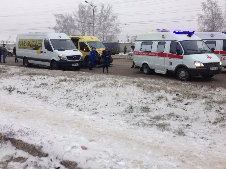 Фото к статье: В Чебоксарах закончили обследование детей, попавших в ДТП на школьном автобусе